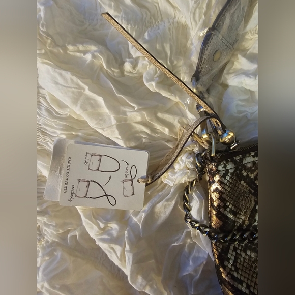 Authentic Hobo Cross Body Bag NWT - Picture 2 of 10